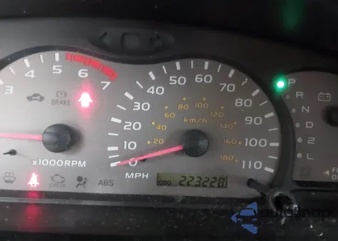 2002 Toyota Sequoia Limited V8 from USA, damaged, VIN 5TDZT38A82S066874